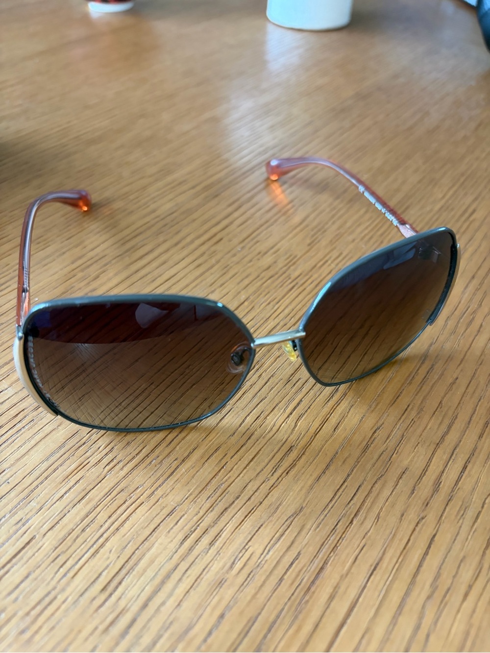Marc by Marc Jacobs Women’s Brown Gradient Sunglasses w Pink arms & Gold accents